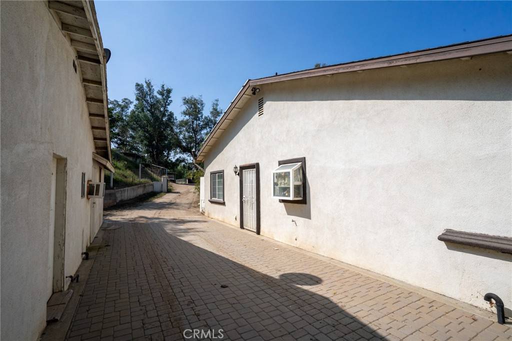 Bloomington, CA 92316,11164 Locust AVE