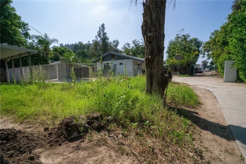 Bloomington, CA 92316,11142 Locust AVE