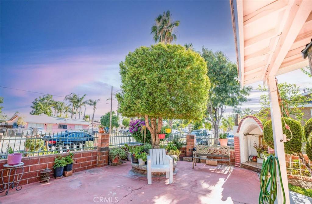 Perris, CA 92570,236 W 6th ST