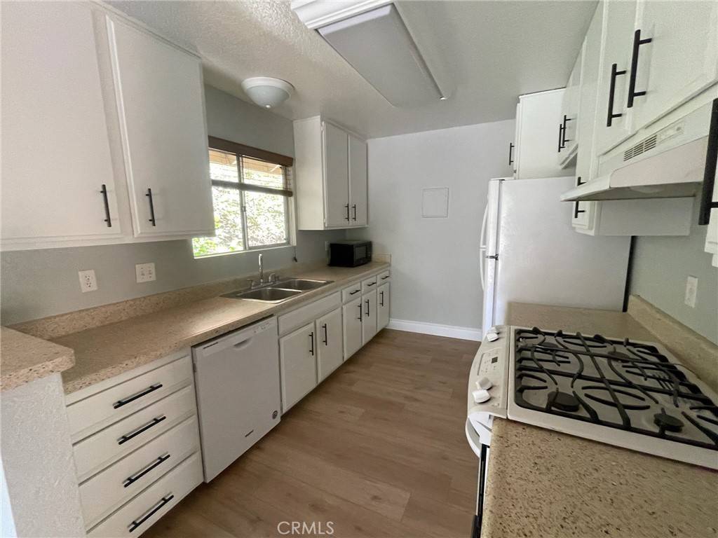 Lake Arrowhead, CA 92352,323 Canyon Crest LN