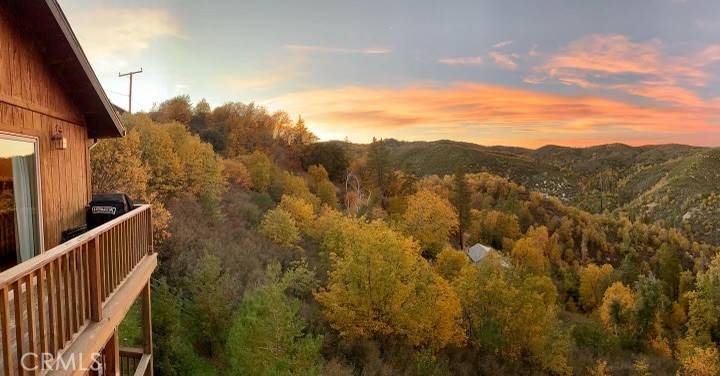 Lake Arrowhead, CA 92321,30008 Hickory DR