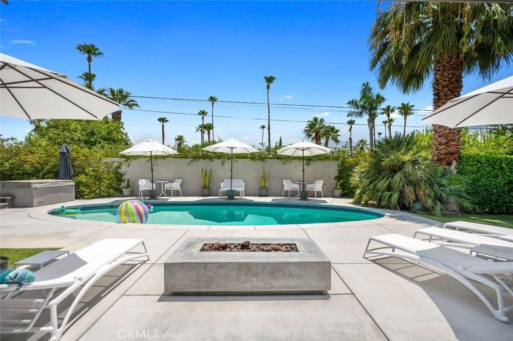 Palm Springs, CA 92262,2025 E Park DR