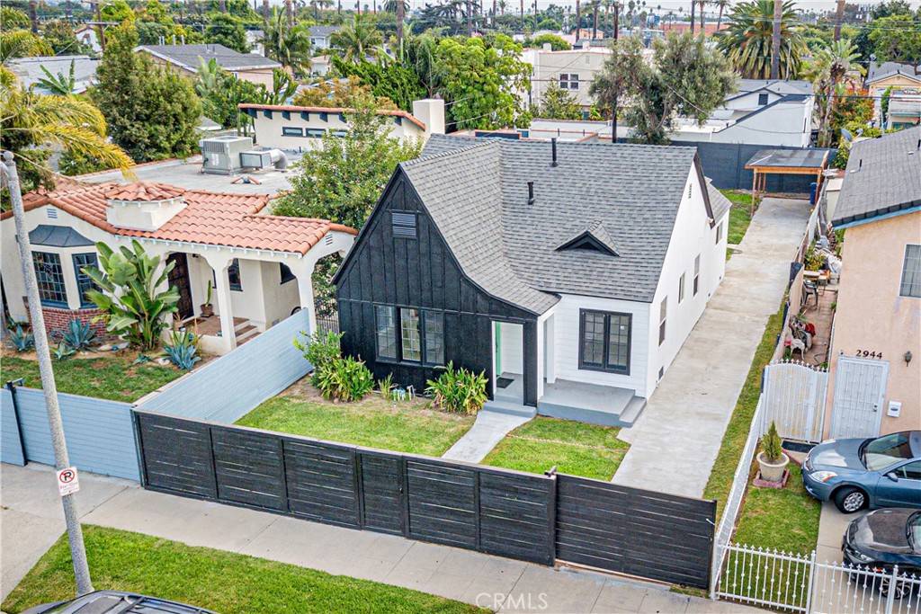 Los Angeles, CA 90016,2942 S West View ST