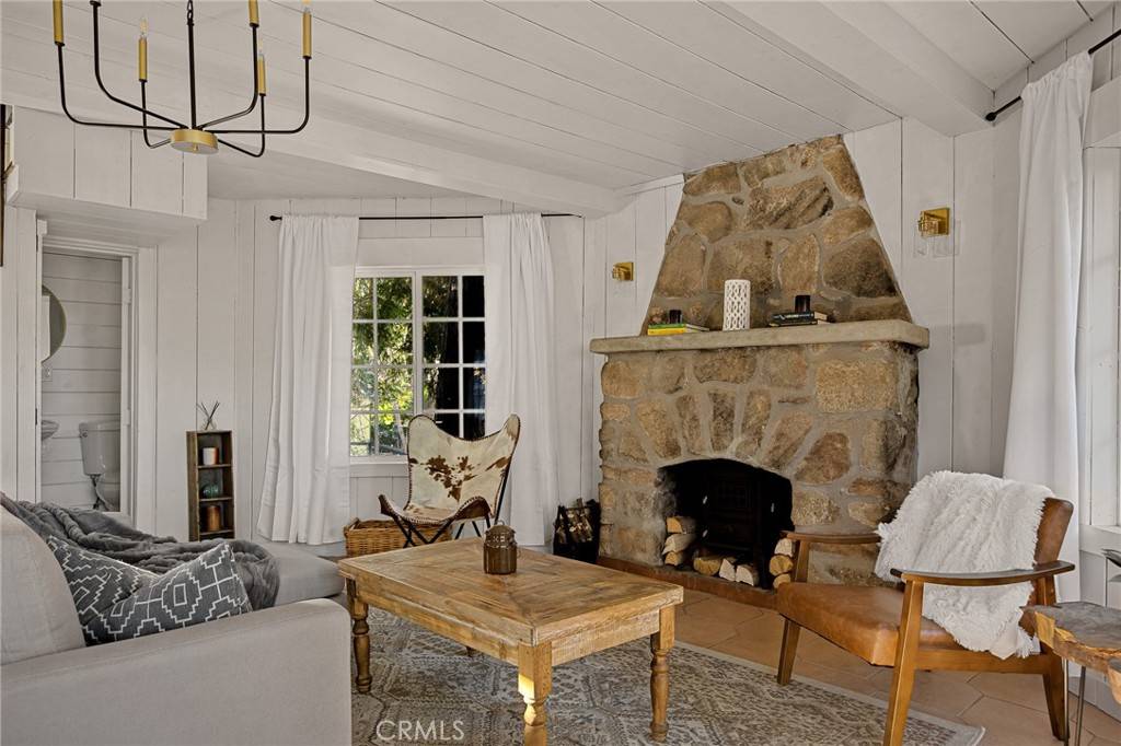 Twin Peaks, CA 92391,26433 Lake Forest DR