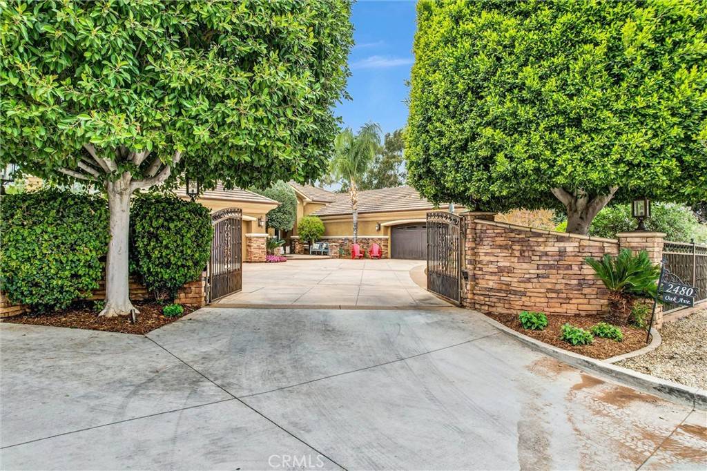 Corona, CA 92882,2480 Oak AVE