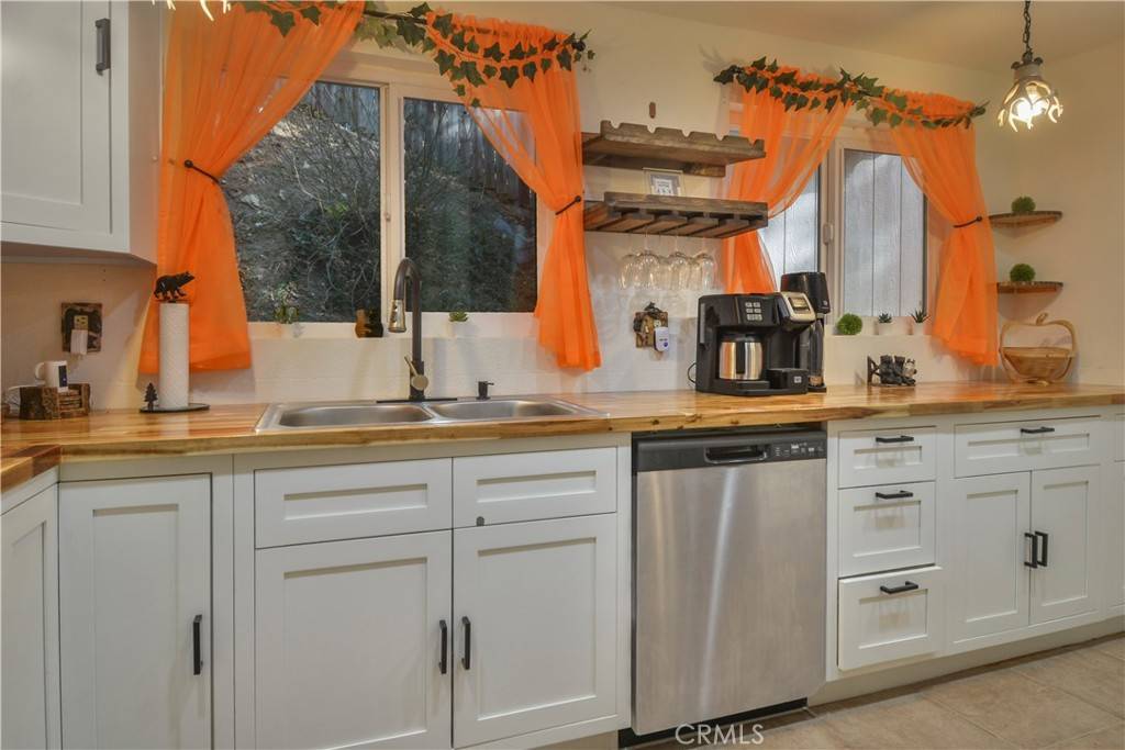 Crestline, CA 92325,1003 Toll House