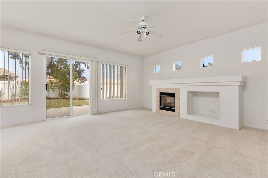 Banning, CA 92220,576 Essex WAY