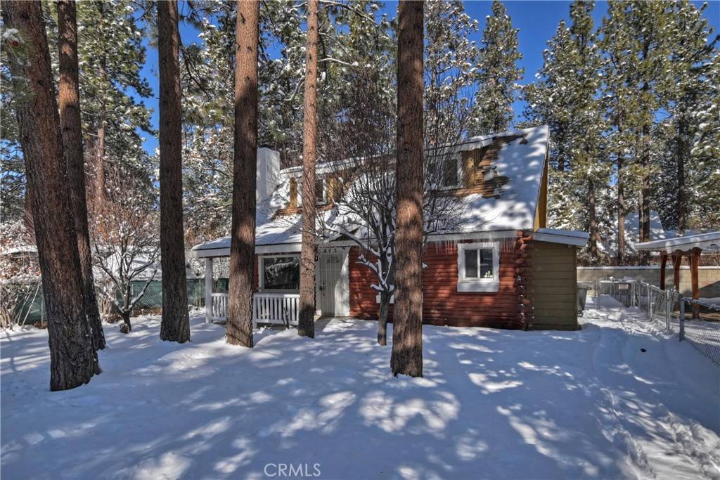 Big Bear City, CA 92314,445 Barrett WAY