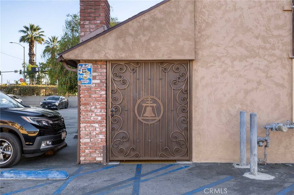 Riverside, CA 92507,3767 Iowa AVE