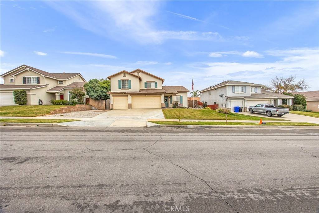 Yucaipa, CA 92399,35935 Leah LN