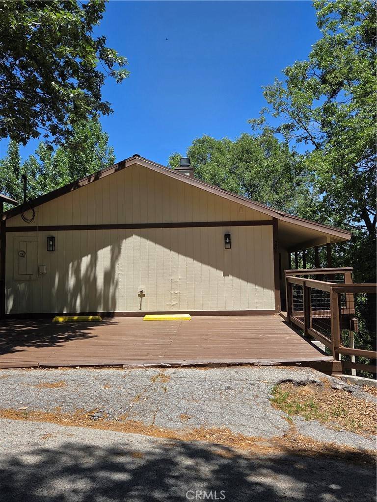 Crestline, CA 92325,284 Davos DR