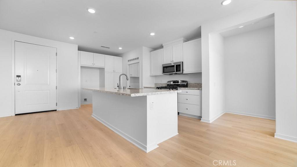 Ontario, CA 91764,4100 E Circle Paseo #305