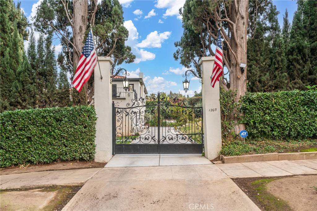 Redlands, CA 92373,1205 W Highland AVE