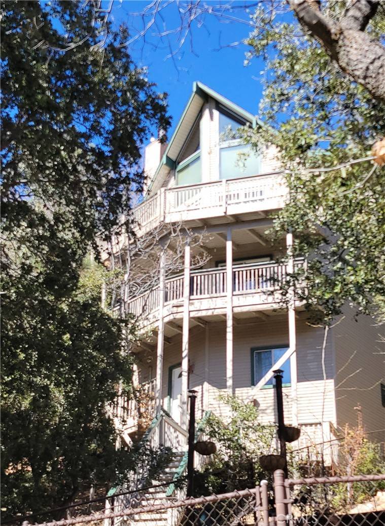 Lake Arrowhead, CA 92352,1239 Yosemite DR