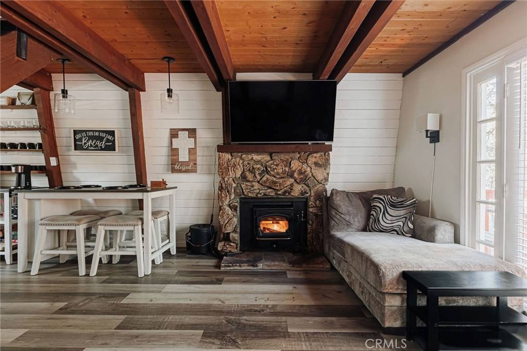 Sugarloaf, CA 92386,396 Kern AVE