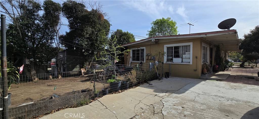 Corona, CA 92882,831 W 7th ST