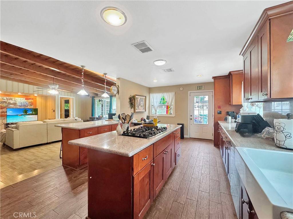 Huntington Beach, CA 92647,7736 Sugar DR