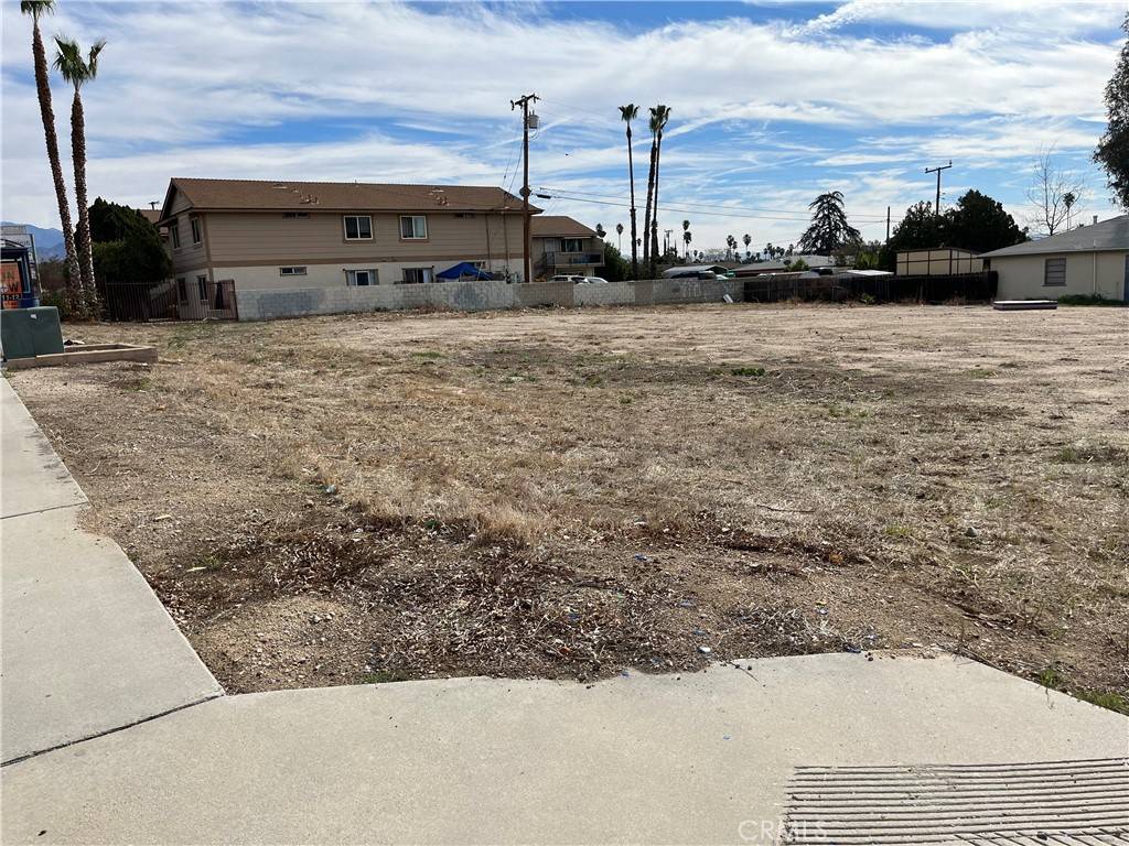 Highland, CA 92346,0 Lillian