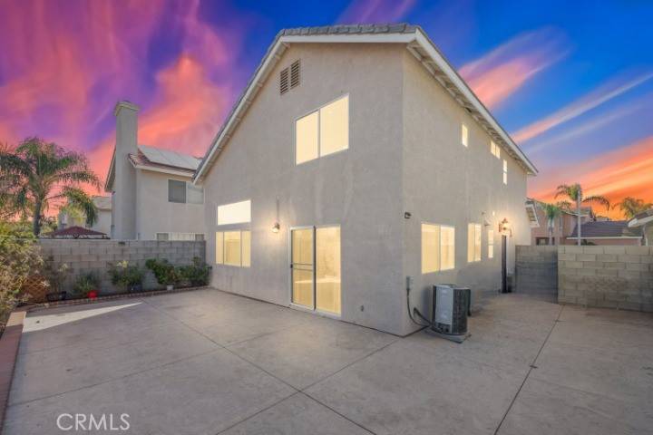 Corona, CA 92878,929 Pinecone DR