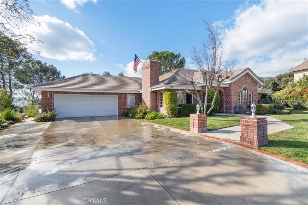 Yucaipa, CA 92399,13154 Oak Crest DR
