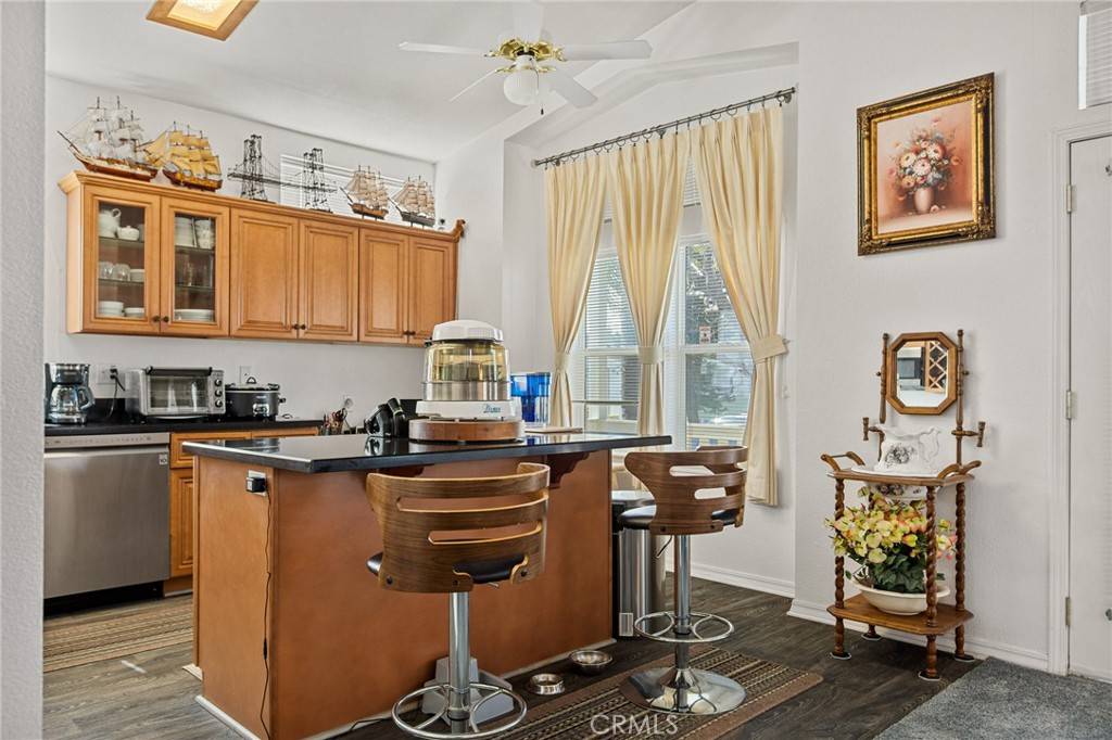 Calimesa, CA 92320,10961 Desert Lawn Dr #472