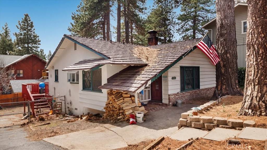 Running Springs, CA 92382,31031 Wild Oak DR