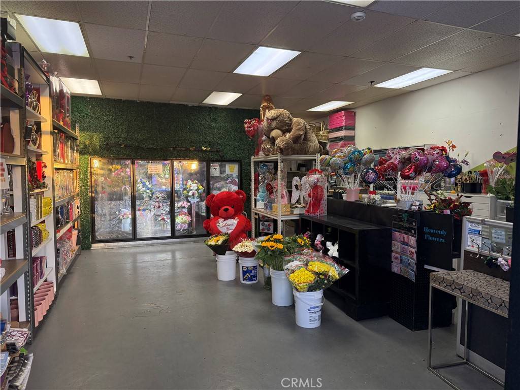 Highland, CA 92404,2035 E Highland AVE
