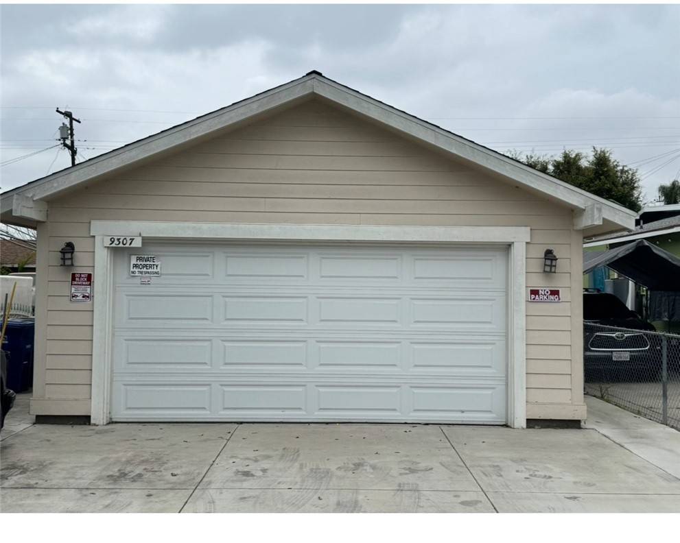 South Gate, CA 90280,9307 San Miguel AVE
