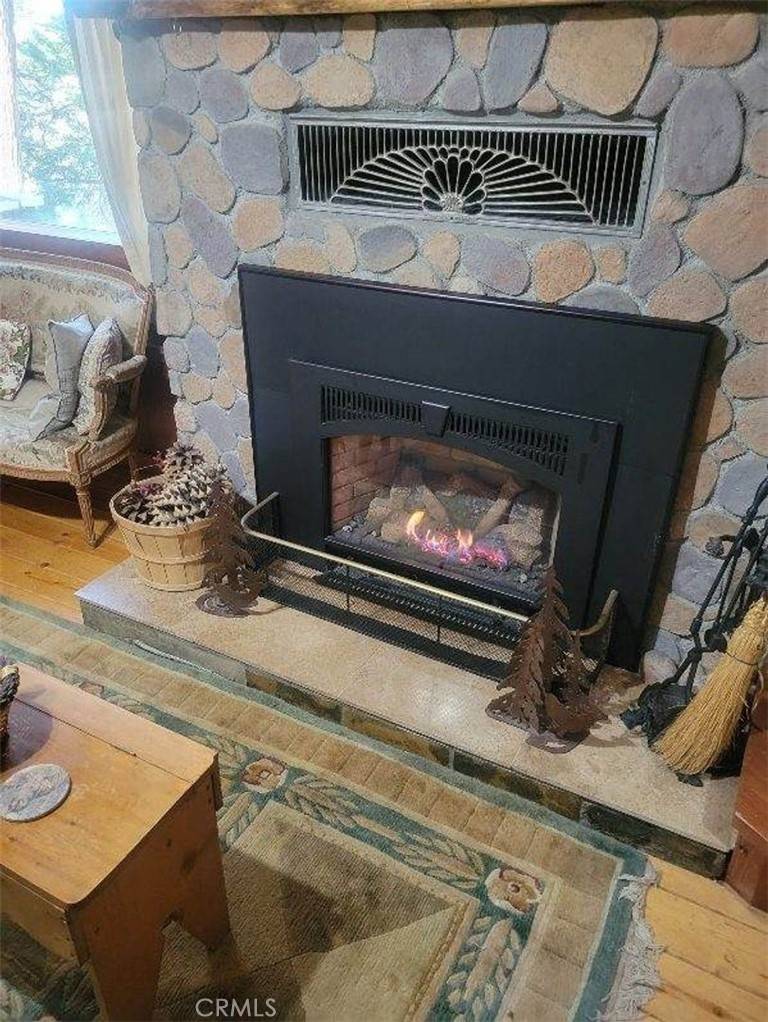 Cedar Glen, CA 92321,29591 Hook Creek RD