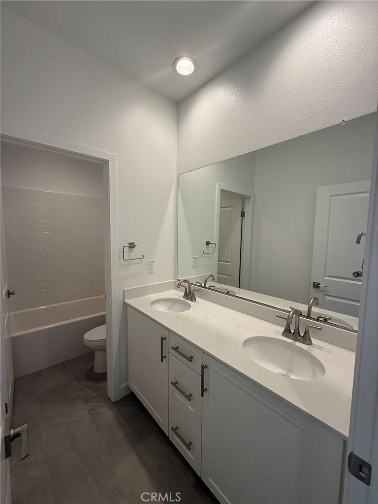 Fontana, CA 92336,5138 Currant WAY