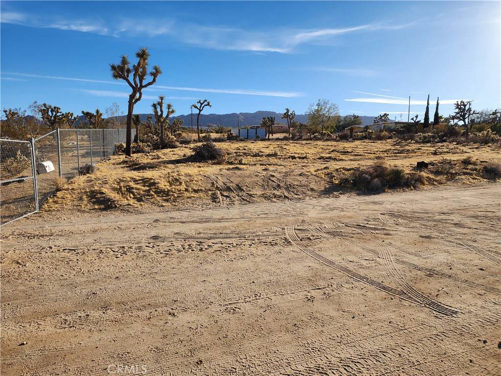 Joshua Tree, CA 92252,61329 Rocky Vista LN
