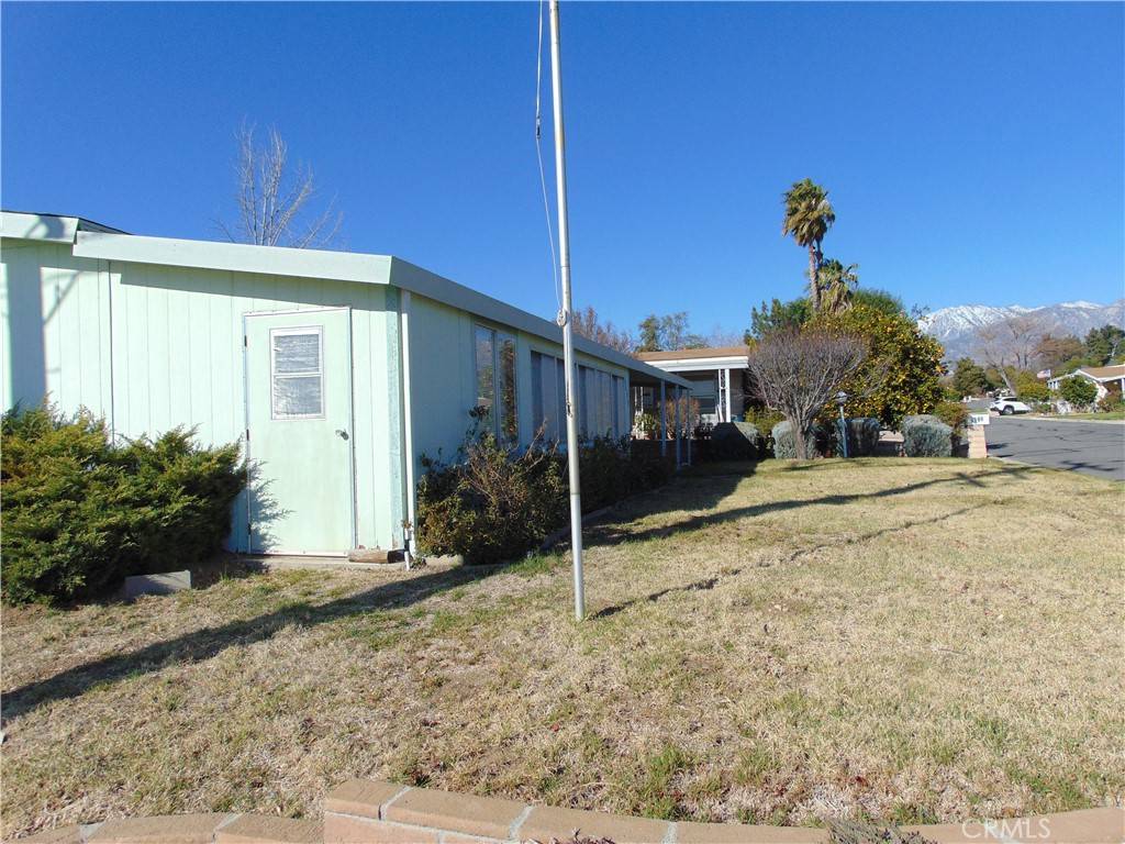 Calimesa, CA 92320,9699 Crestknoll DR