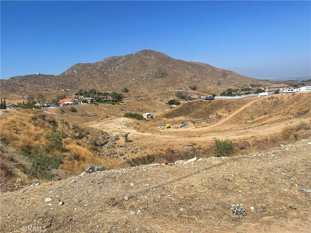 Colton, CA 92324,7111 Luane TRL