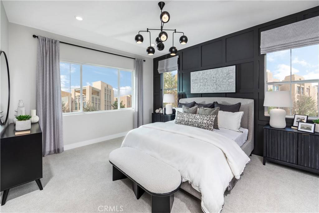 Irvine, CA 92618,224 Lily LOOP