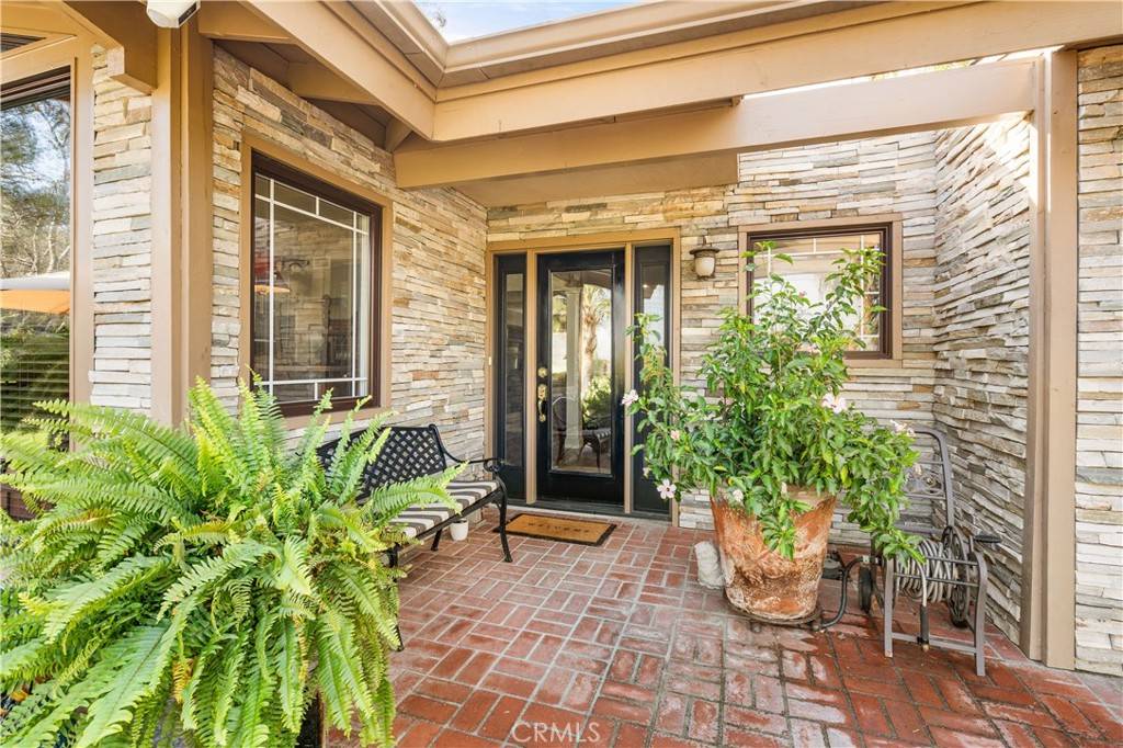 Riverside, CA 92506,5051 Victoria AVE