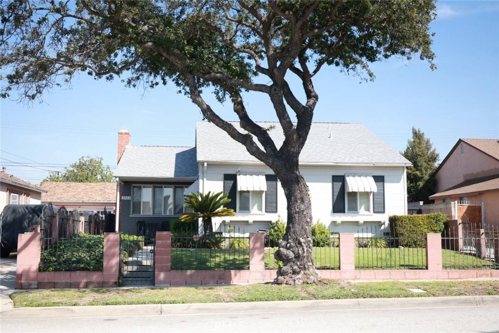 Hawthorne, CA 90250,2423 W 118th ST