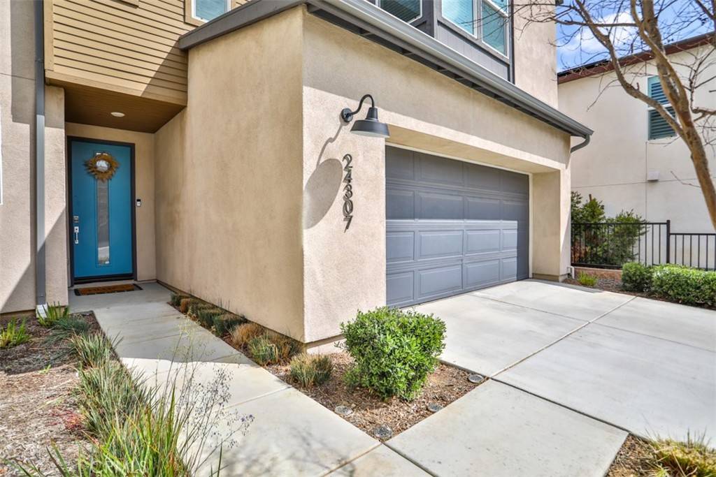 Corona, CA 92883,24307 Juni CT