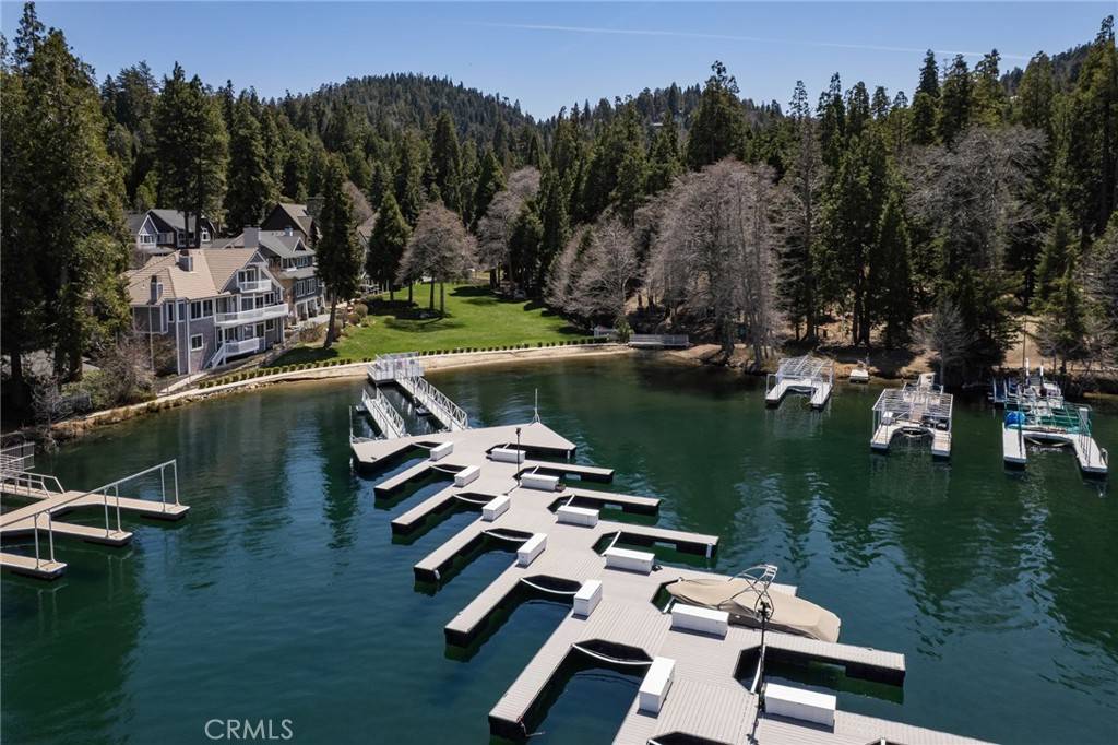Lake Arrowhead, CA 92352,284 Cameo DR