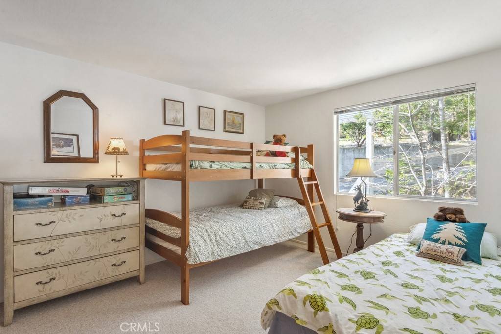 375 Grizzly RD Lake Arrowhead, CA 92352