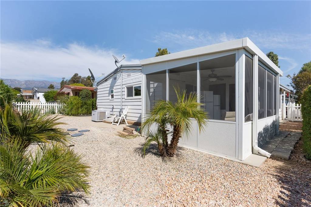 Calimesa, CA 92320,9583 Crestknoll DR