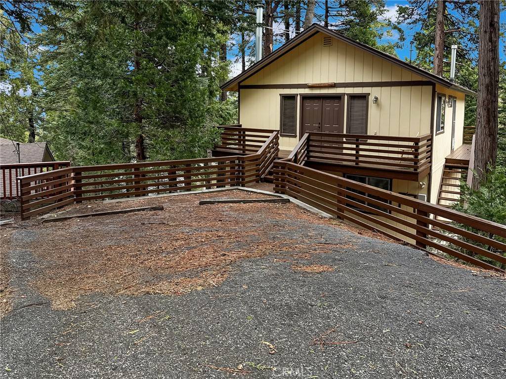 Twin Peaks, CA 92391,560 Rose LN