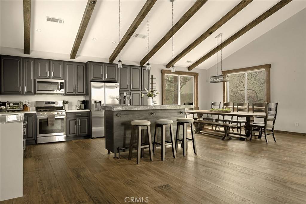 Lake Arrowhead, CA 92352,1207 Grass Valley RD