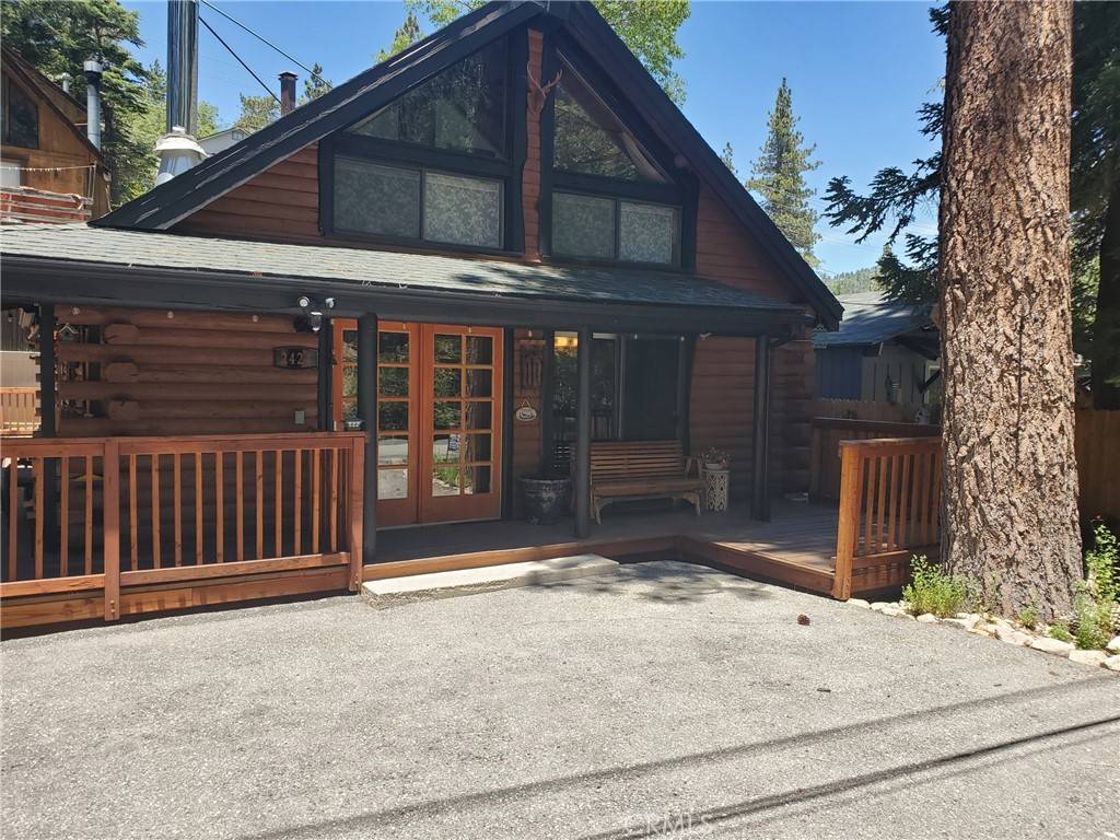 Running Springs, CA 92382,2424 Spruce DR