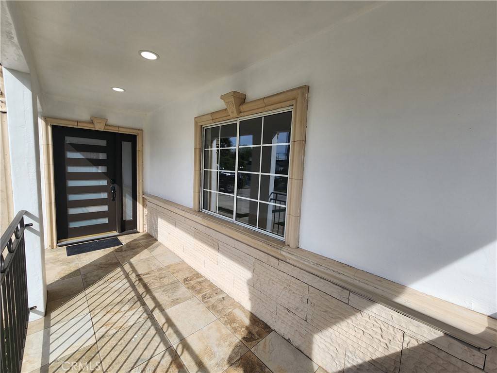 Van Nuys, CA 91401,14329 Emelita ST