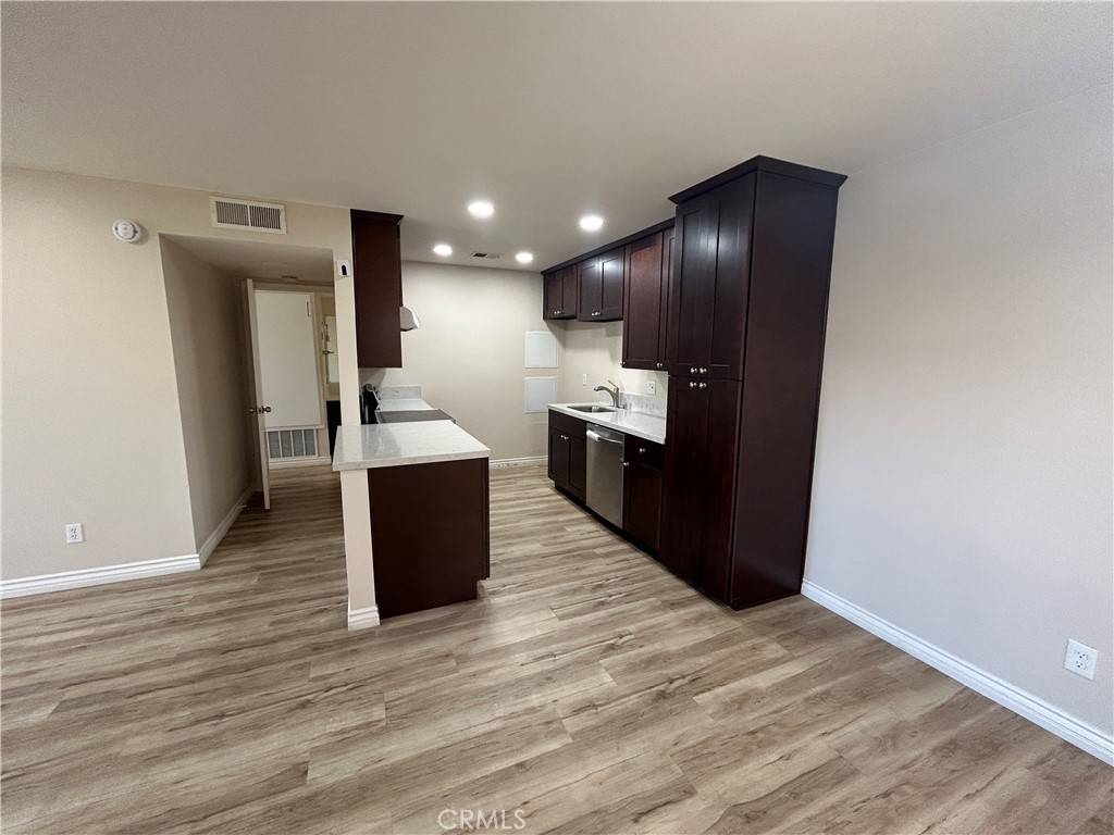 Diamond Bar, CA 91765,23641 Golden Springs DR #C2