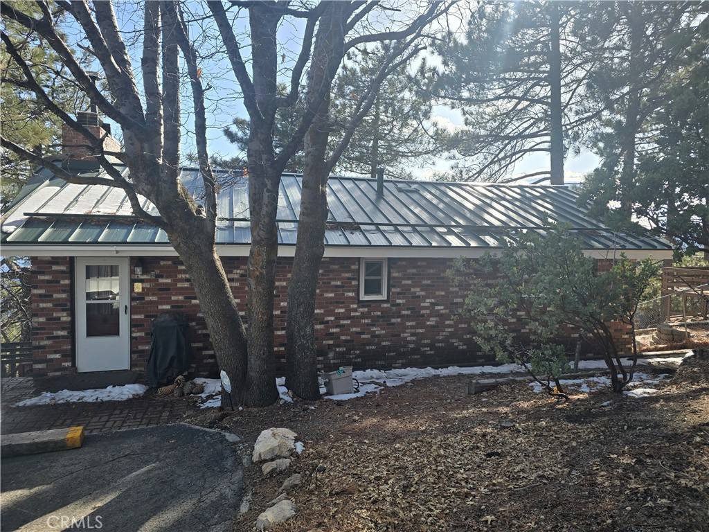 Running Springs, CA 92382,30748 Knoll View DR