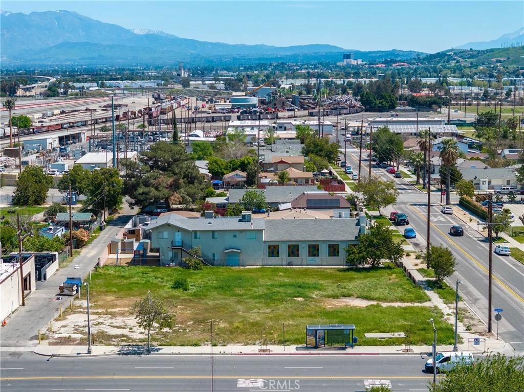 Colton, CA 92324,158 N La Cadena DR