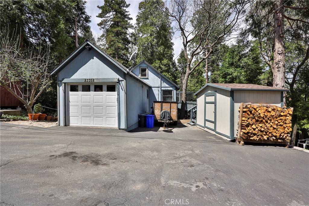 Crestline, CA 92325,23352 Outlook LN