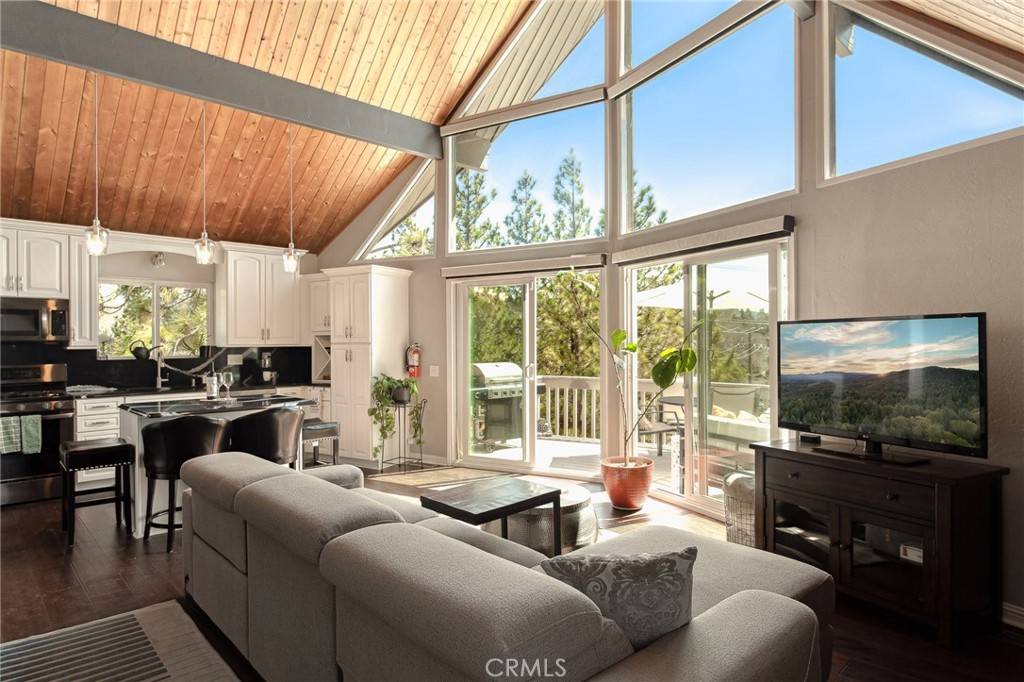 Lake Arrowhead, CA 92352,27482 Matterhorn DR