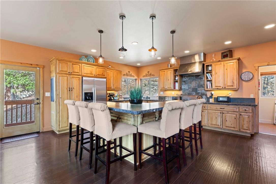 Lake Arrowhead, CA 92352,756 Brentwood DR